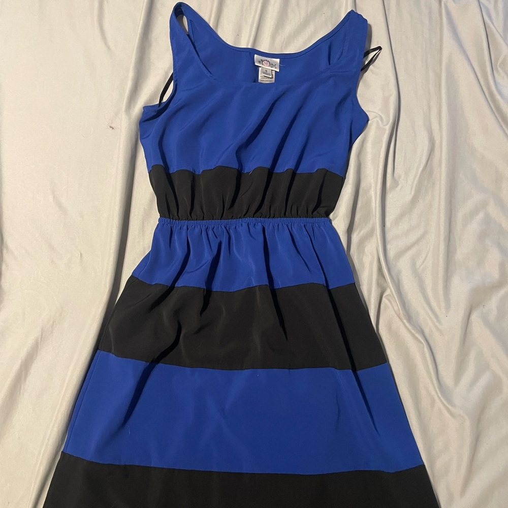 It’s a small dress it can be used for going out somewhere nice or to a dance
